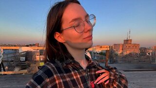 Catch MicheleCross’s Private Cam Show