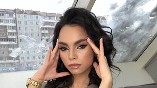 Catch MilaFlow’s Private Cam Show