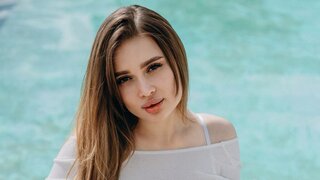 Catch MileyLips’s Private Cam Show