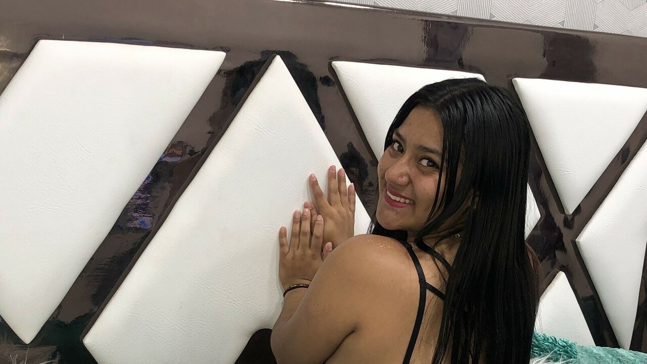 Catch MillieSam’s Private Cam Show