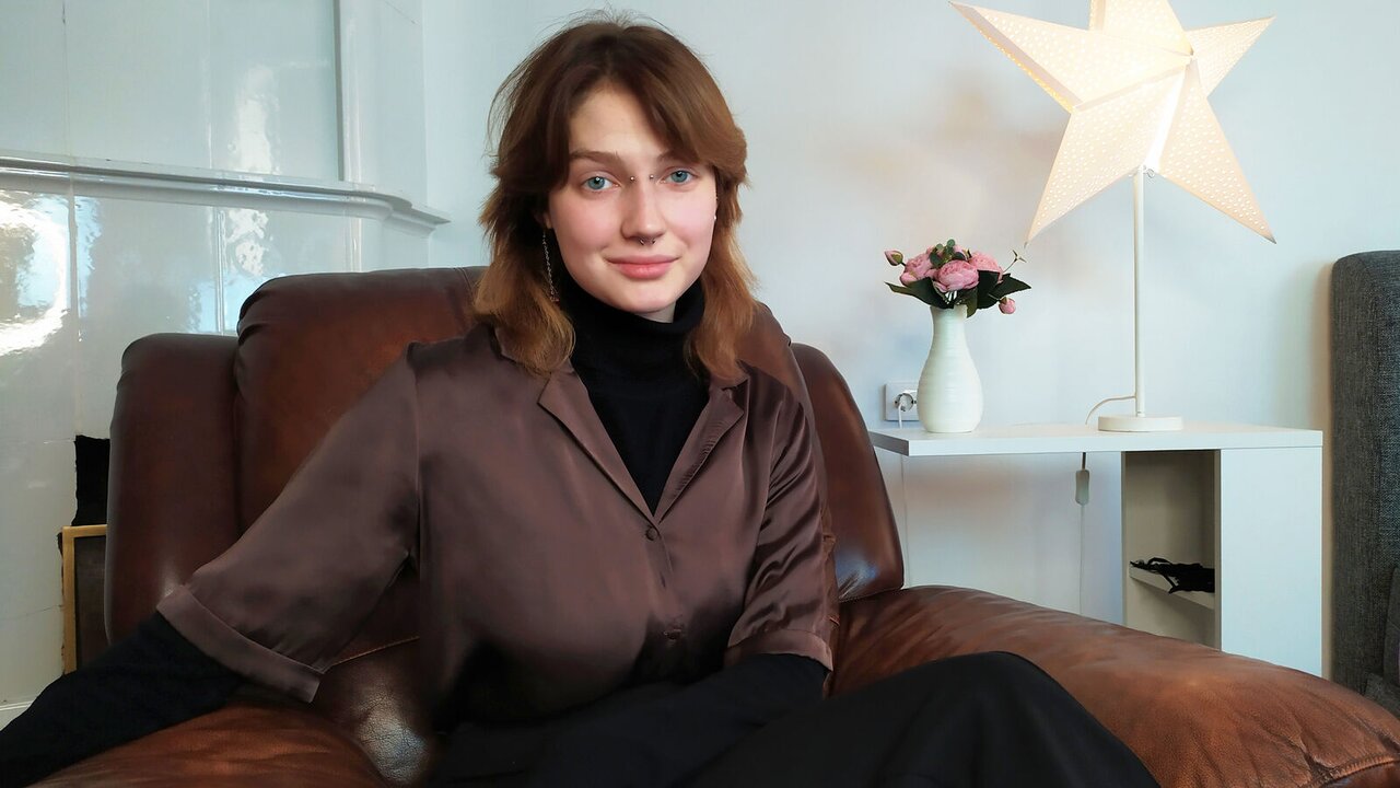 Catch MirandaBall’s Private Cam Show