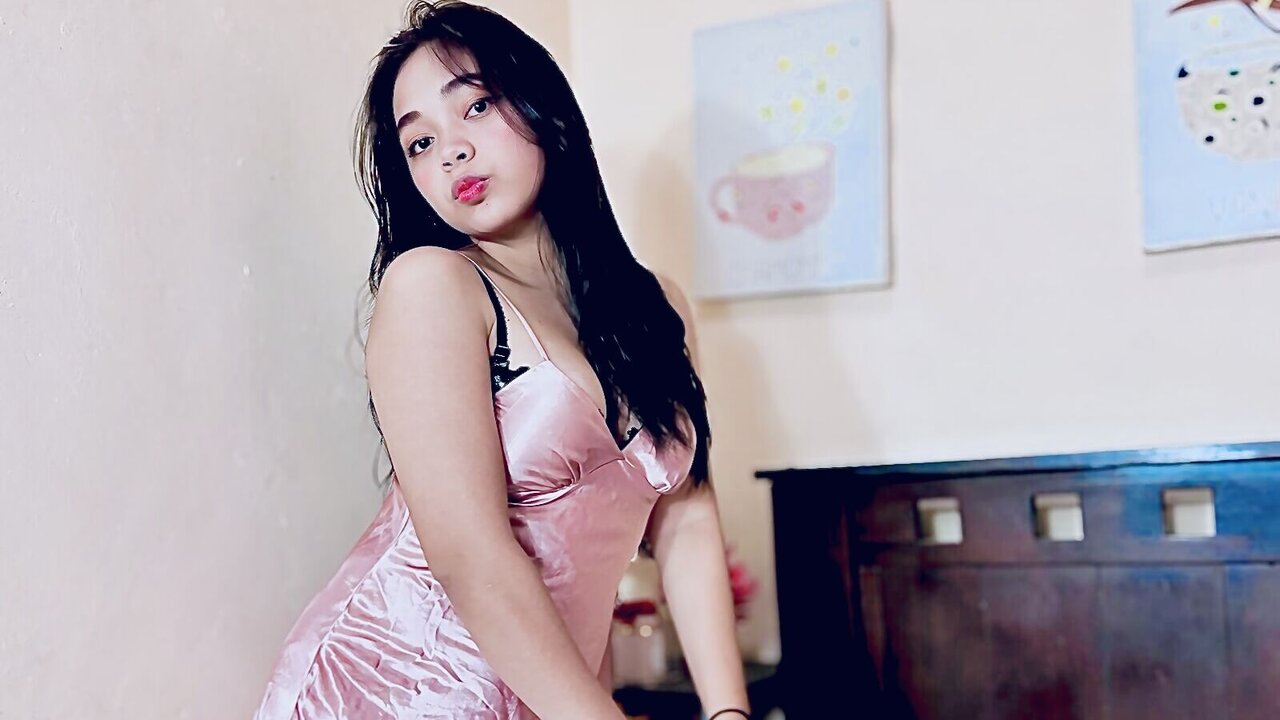 Catch MissyKim’s Private Cam Show