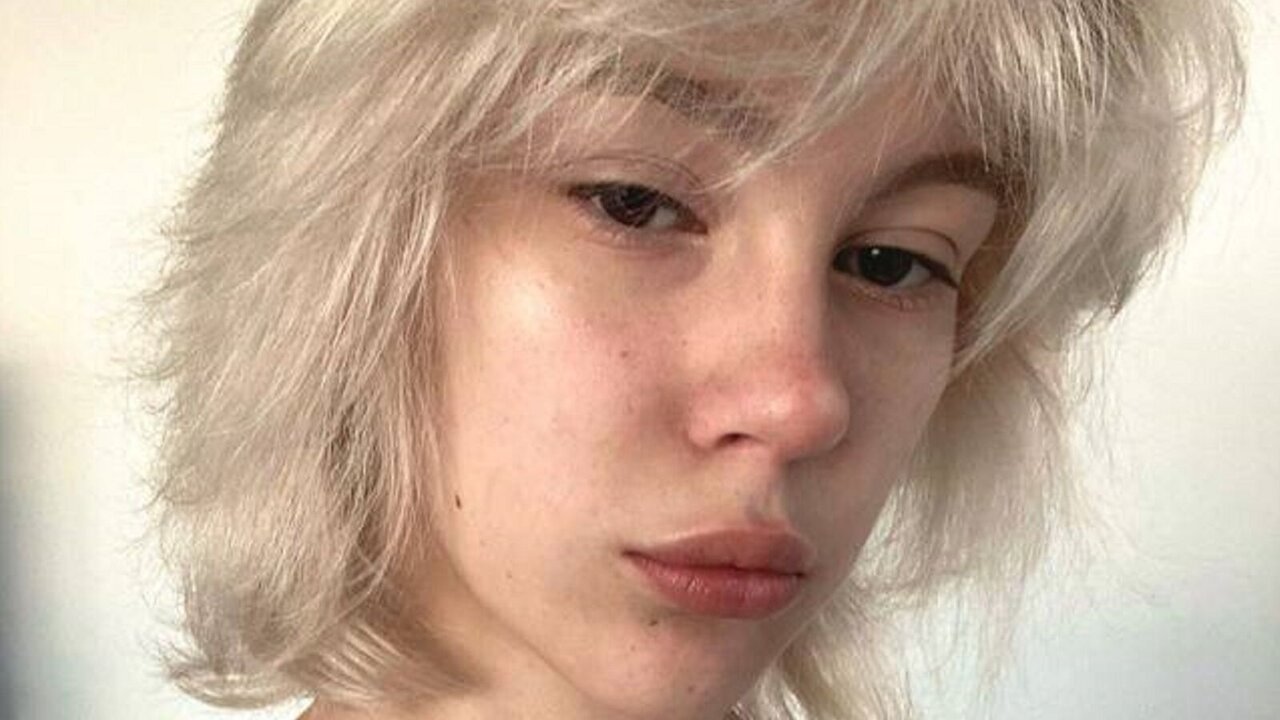 Catch MollyFlo’s Private Cam Show