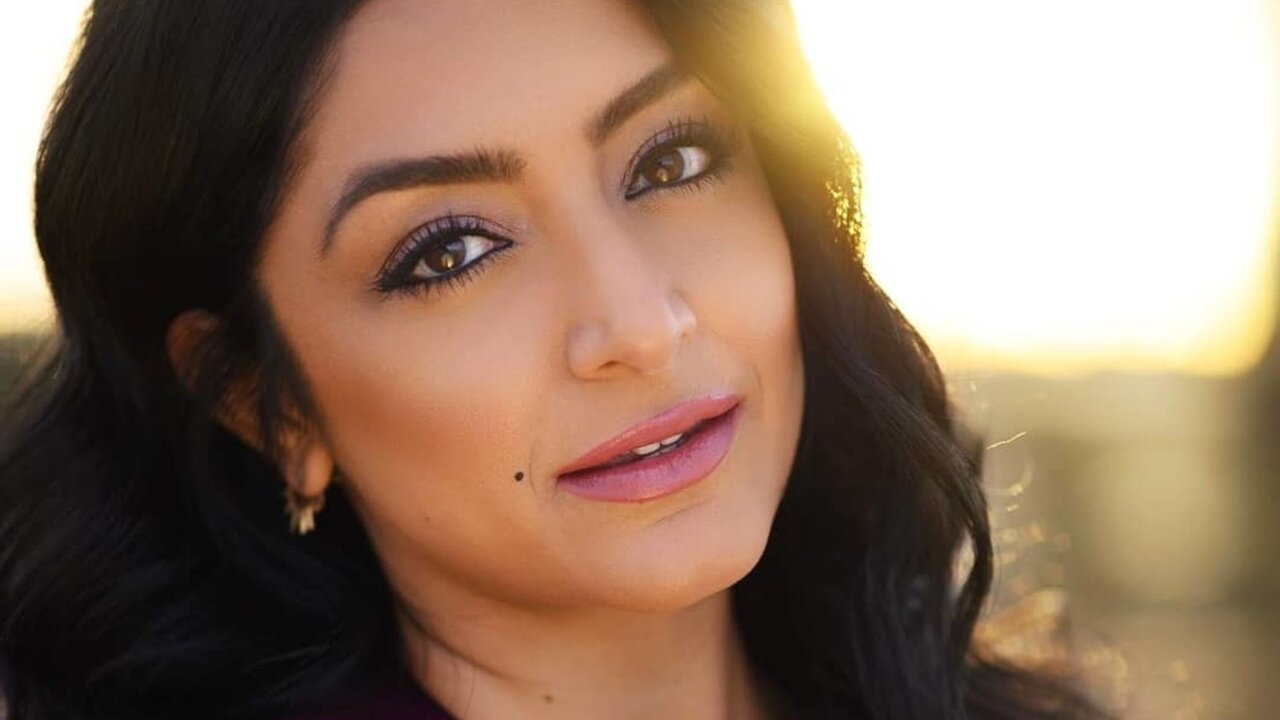 Catch NenaZa’s Private Cam Show
