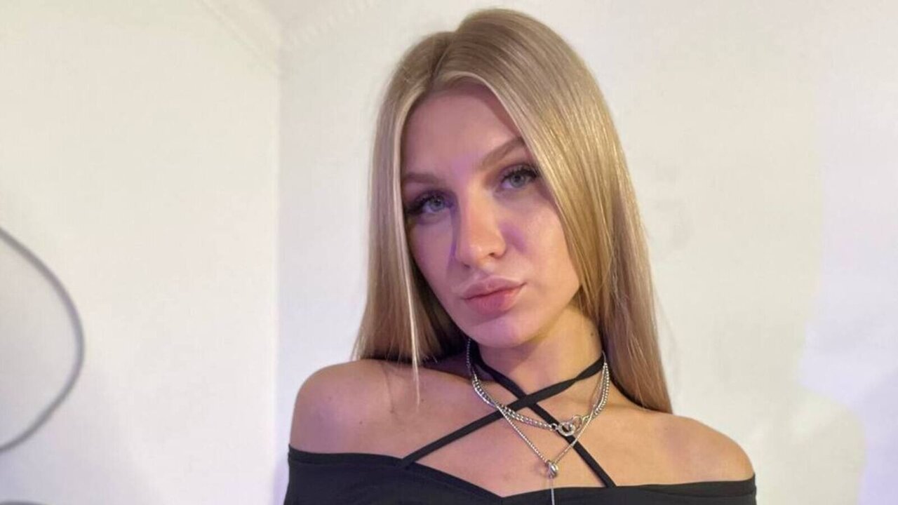 Catch NicoleHamm’s Private Cam Show