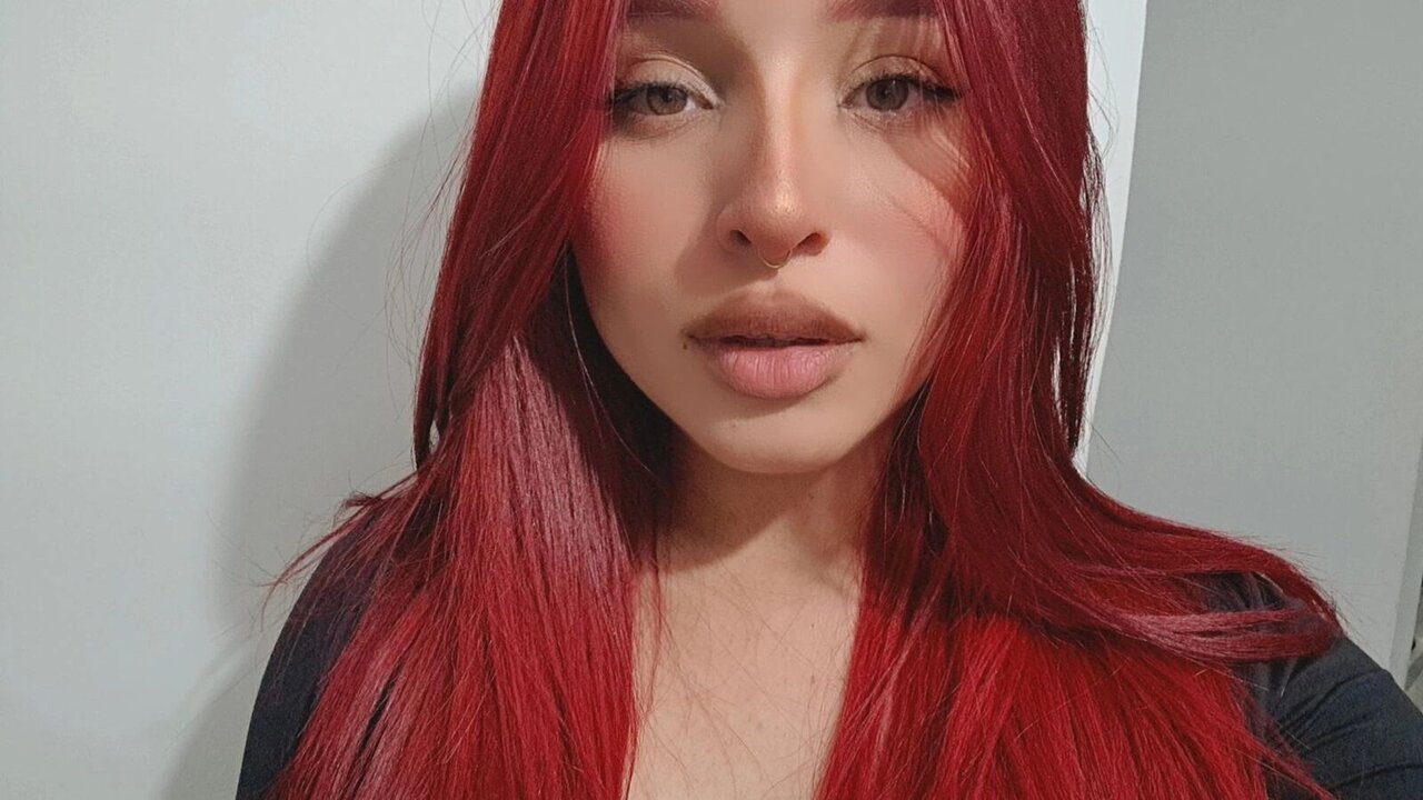 Catch NiinaPavlova’s Private Cam Show