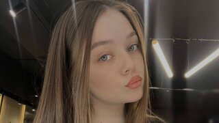 Catch OdelinaCrocker’s Private Cam Show