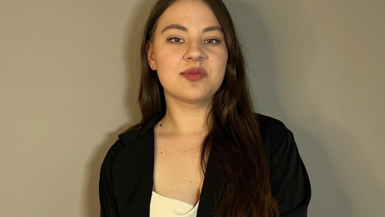 Catch OdelinaFelt’s Private Cam Show