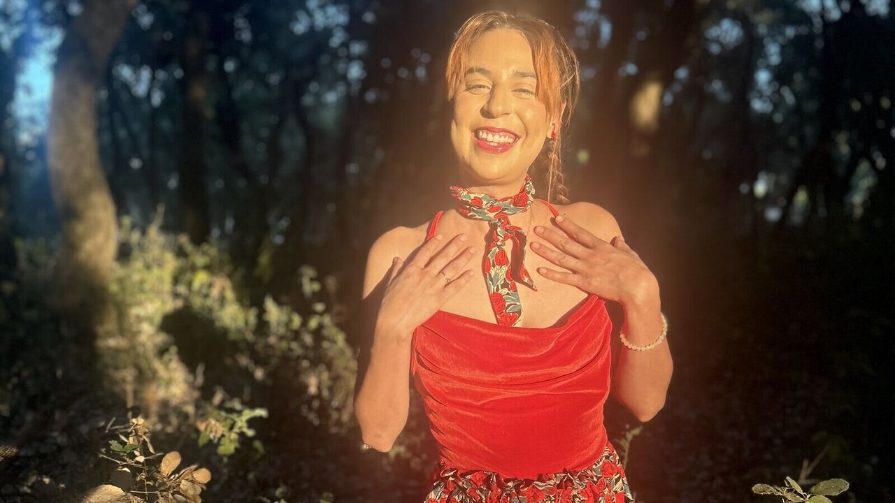 Catch OliveUtwoNite’s Private Cam Show
