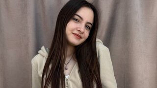 Catch PhyllisBate’s Private Cam Show