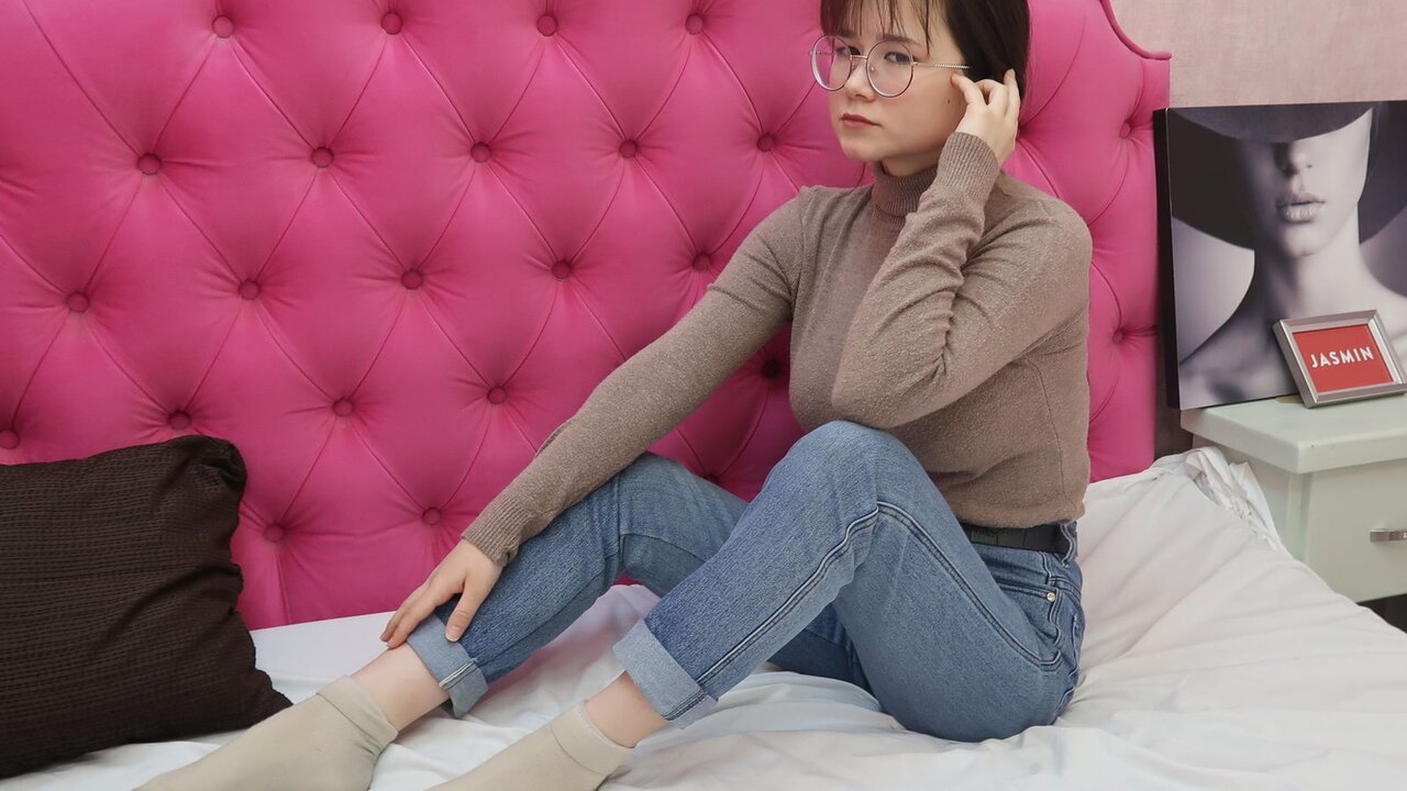 Catch RosalinCarter’s Private Cam Show