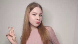 Catch RowenaCurington’s Private Cam Show