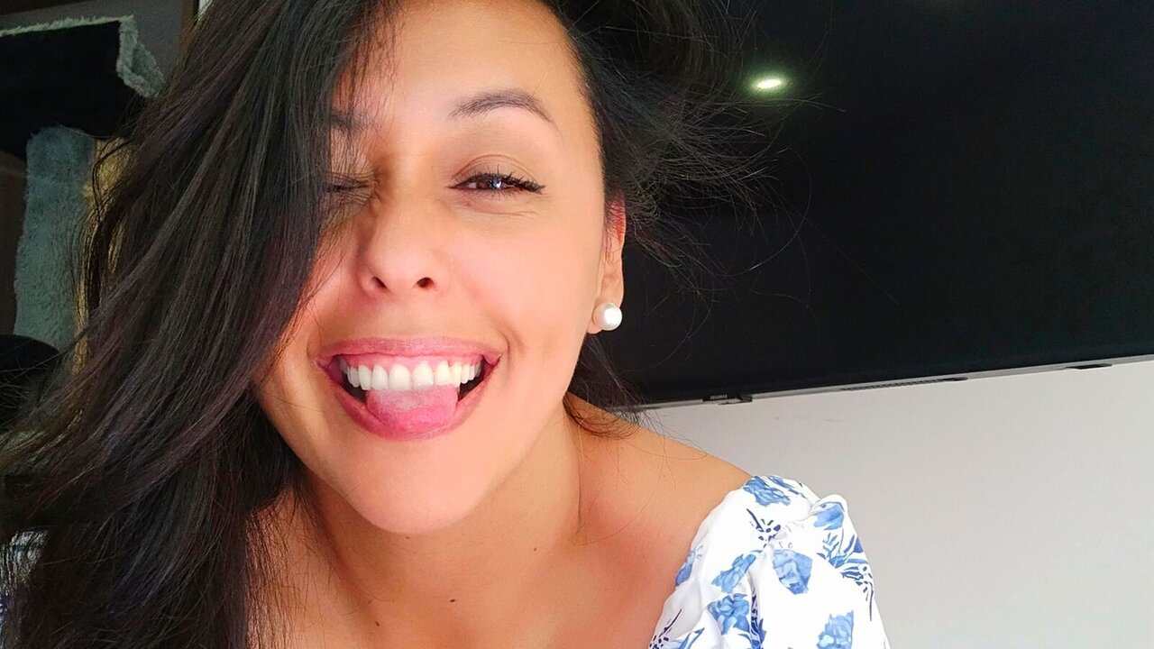 Catch SaharaGarcia’s Private Cam Show