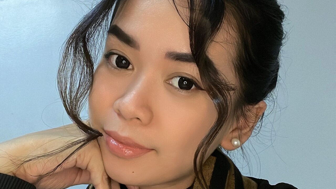 Catch SaphiraRay’s Private Cam Show