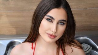 Catch SieraRain’s Private Cam Show