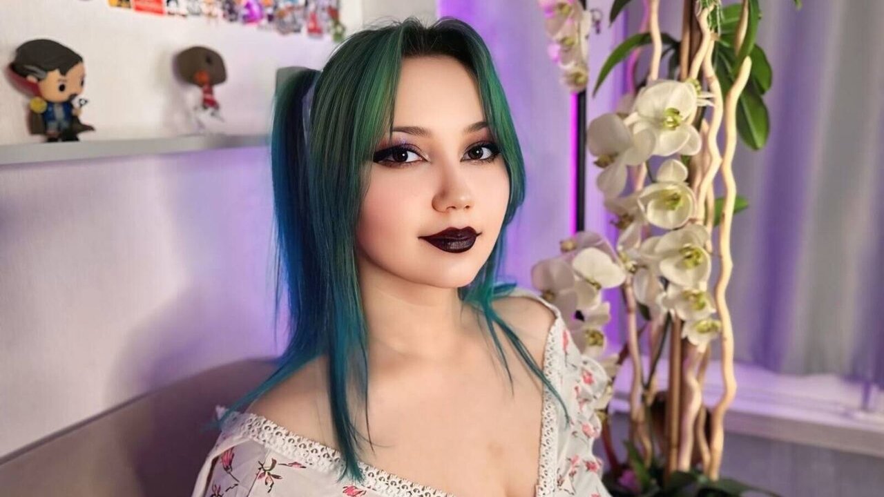 Catch SonyaBlue’s Private Cam Show