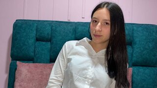 Catch SummerWilde’s Private Cam Show
