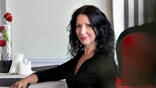Catch ValleriWind’s Private Cam Show