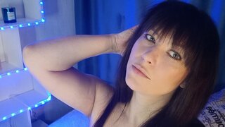 Catch VickiJayjay’s Private Cam Show