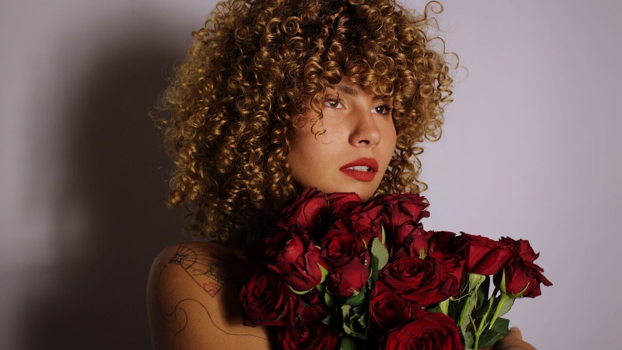 Catch VickiOlsen’s Private Cam Show