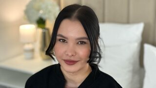 Catch VikaVox’s Private Cam Show