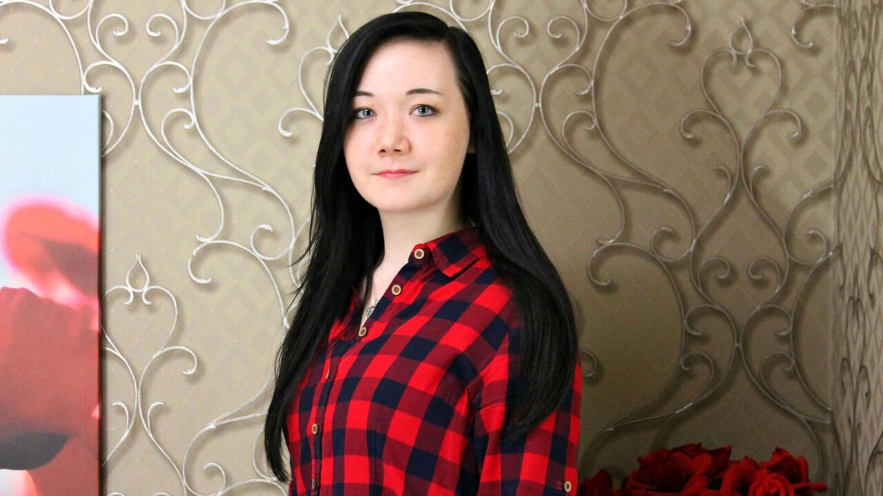 Catch WowLily’s Private Cam Show