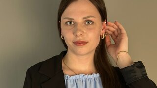 Catch ZaraBenskin’s Private Cam Show