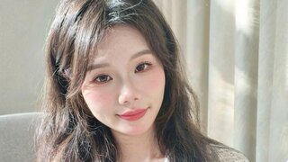 Catch lingzi’s Private Cam Show