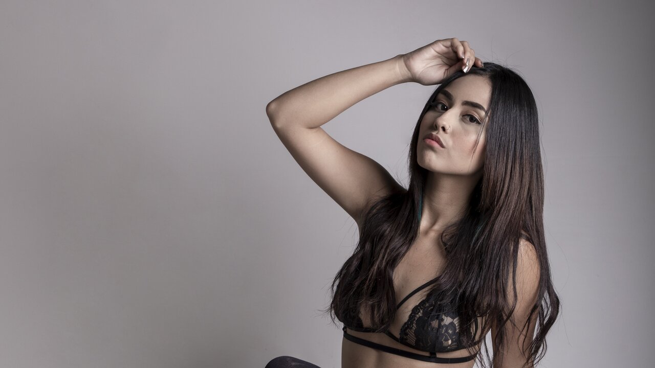 Catch melodyjohne’s Private Cam Show