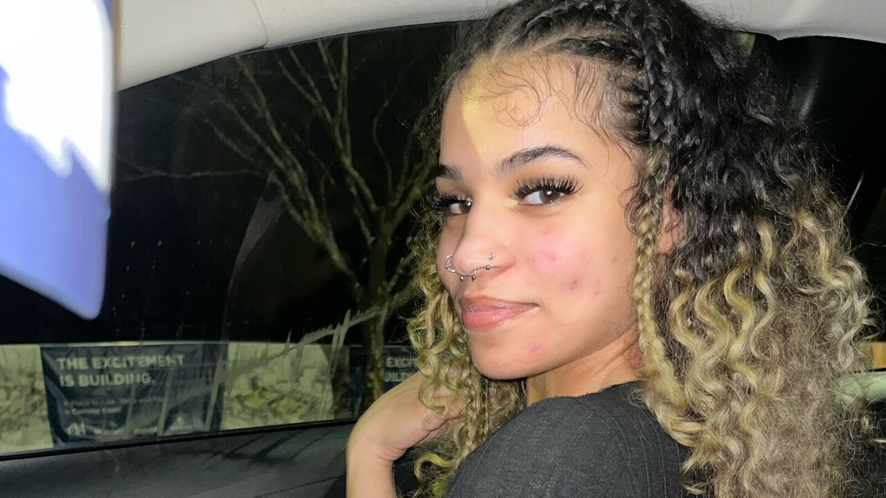 Catch prettysyko’s Private Cam Show