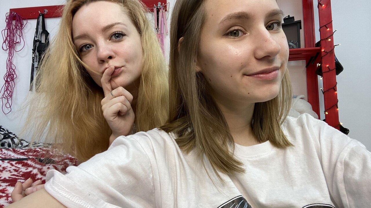 Catch ArinaAndJess’s Private Cam Show