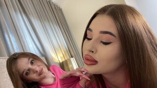 Catch IsabelMadison’s Private Cam Show