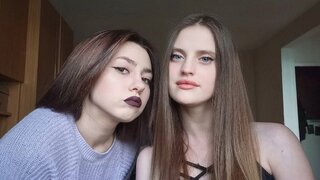 Catch ViolaBil’s Private Cam Show
