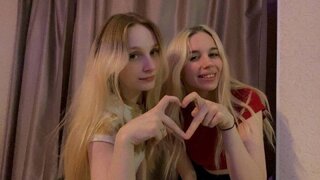 Catch WandaAndDaysi’s Private Cam Show