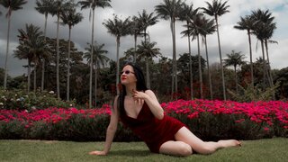 Catch AlanaMonett’s Private Cam Show