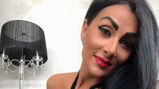 Catch BellenGrey’s Private Cam Show