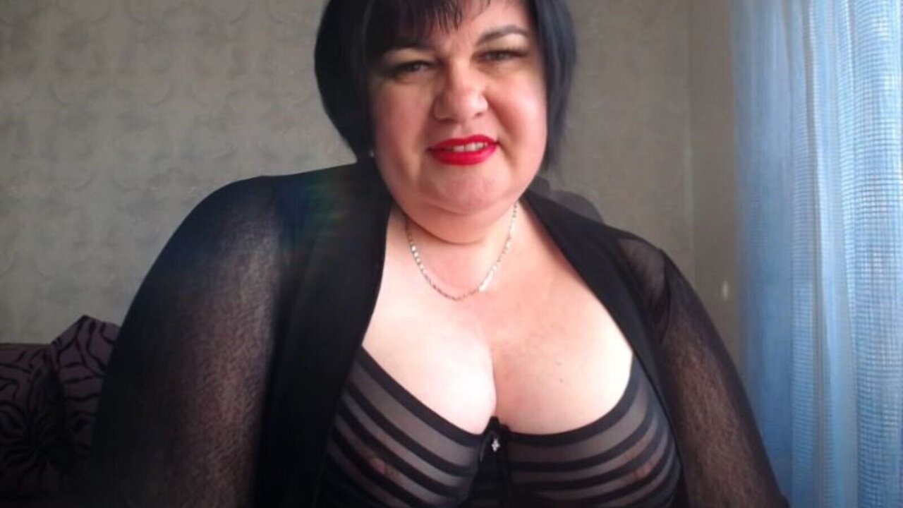 Catch DianaDream’s Private Cam Show