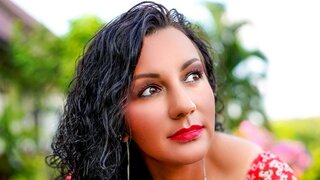 Catch JulienneMorrison’s Private Cam Show