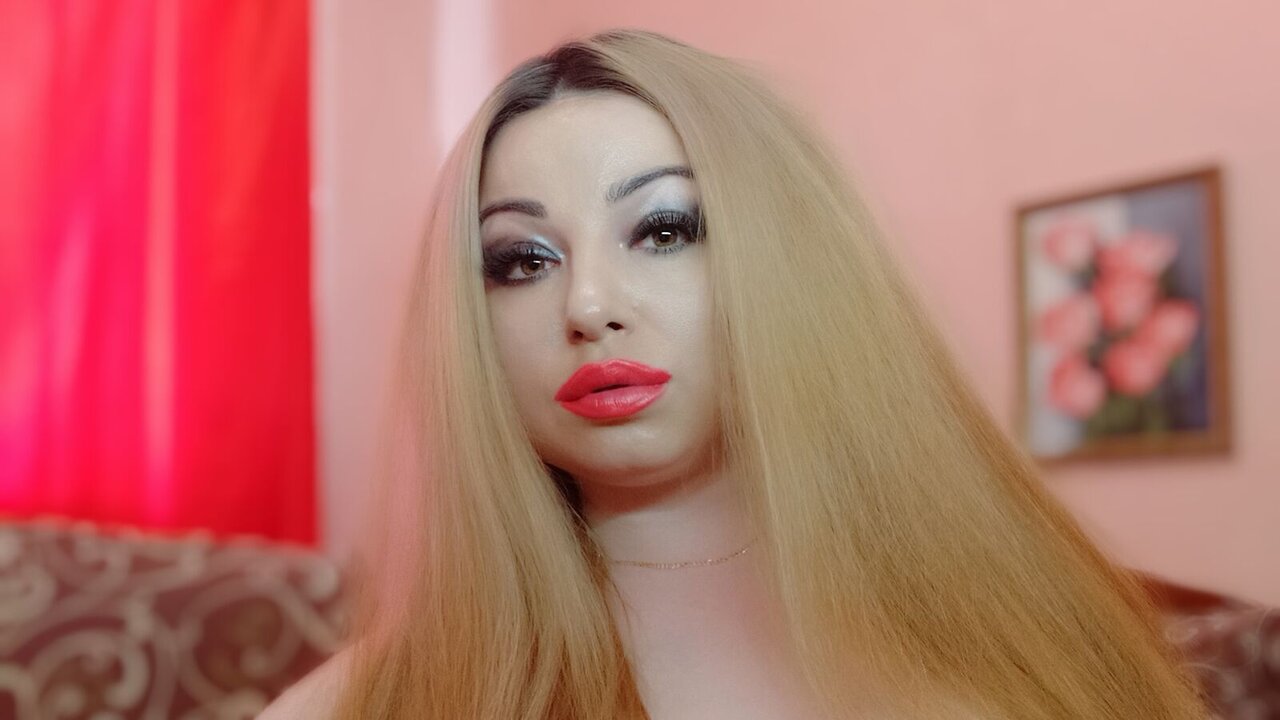 Catch LilaLime’s Private Cam Show