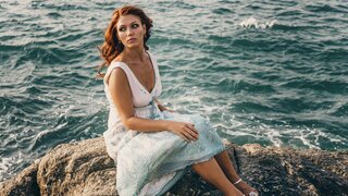 Catch MilaCharmantan’s Private Cam Show