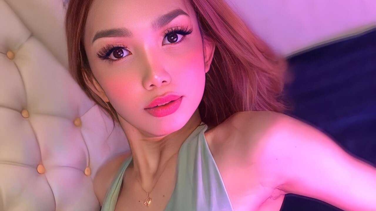 Catch AshleyOmar’s Private Cam Show