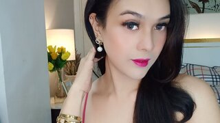 Catch BellaPrince’s Private Cam Show