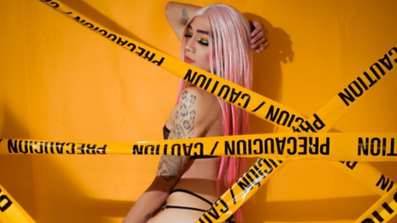 Catch KarenCoopert’s Private Cam Show