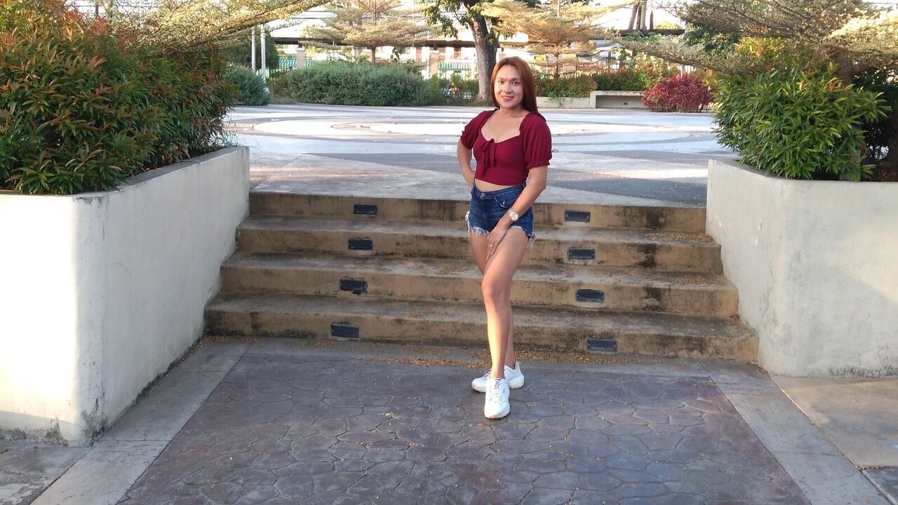 Catch KendraPopiolek’s Private Cam Show