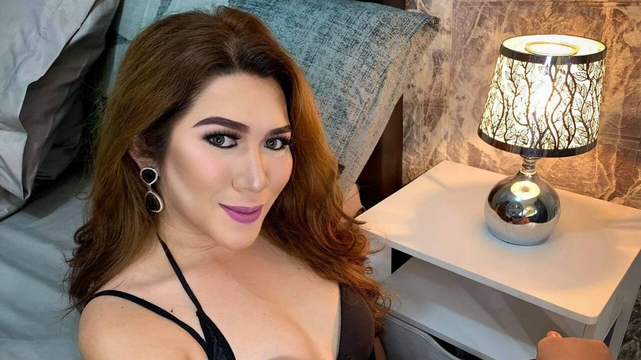 Catch MarthaMarqueza’s Private Cam Show