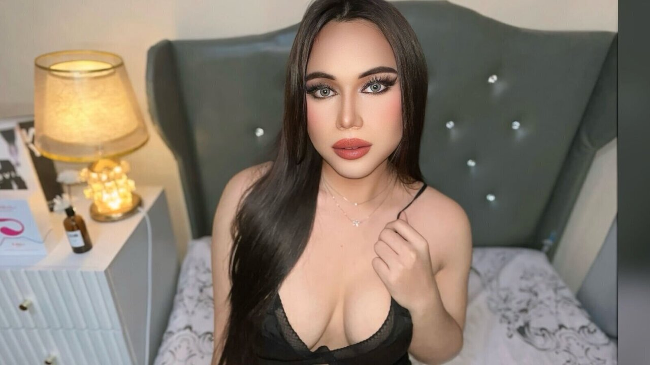 Catch MicaellaSlay’s Private Cam Show