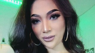 Catch MikaWilson’s Private Cam Show