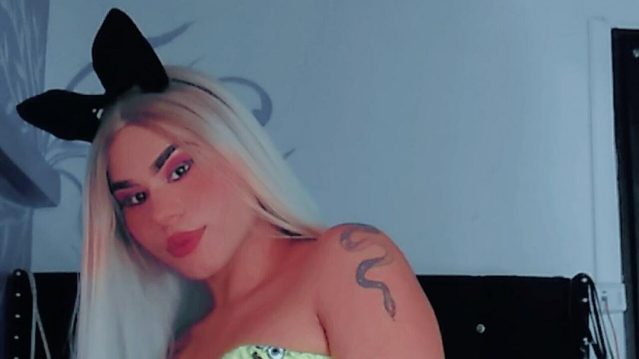 Catch MillerIvonne’s Private Cam Show