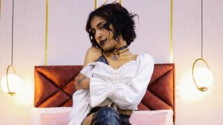 Catch NaomiiSky’s Private Cam Show