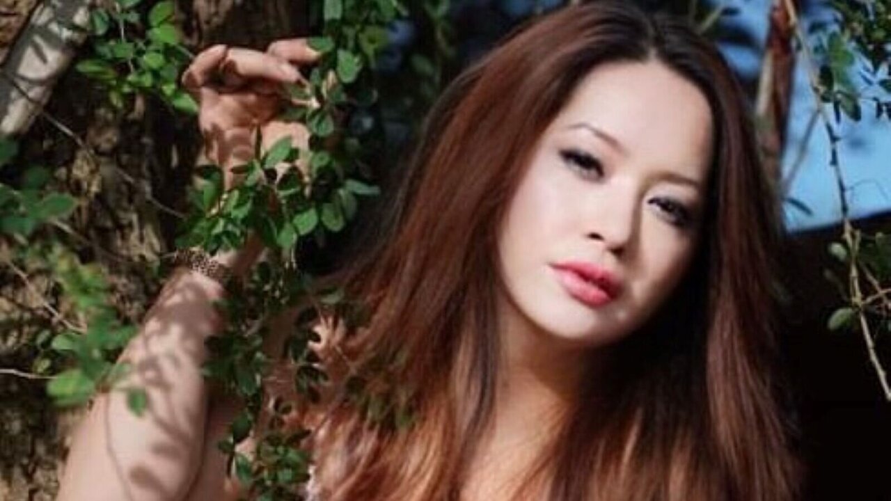 Catch PalomaGray’s Private Cam Show